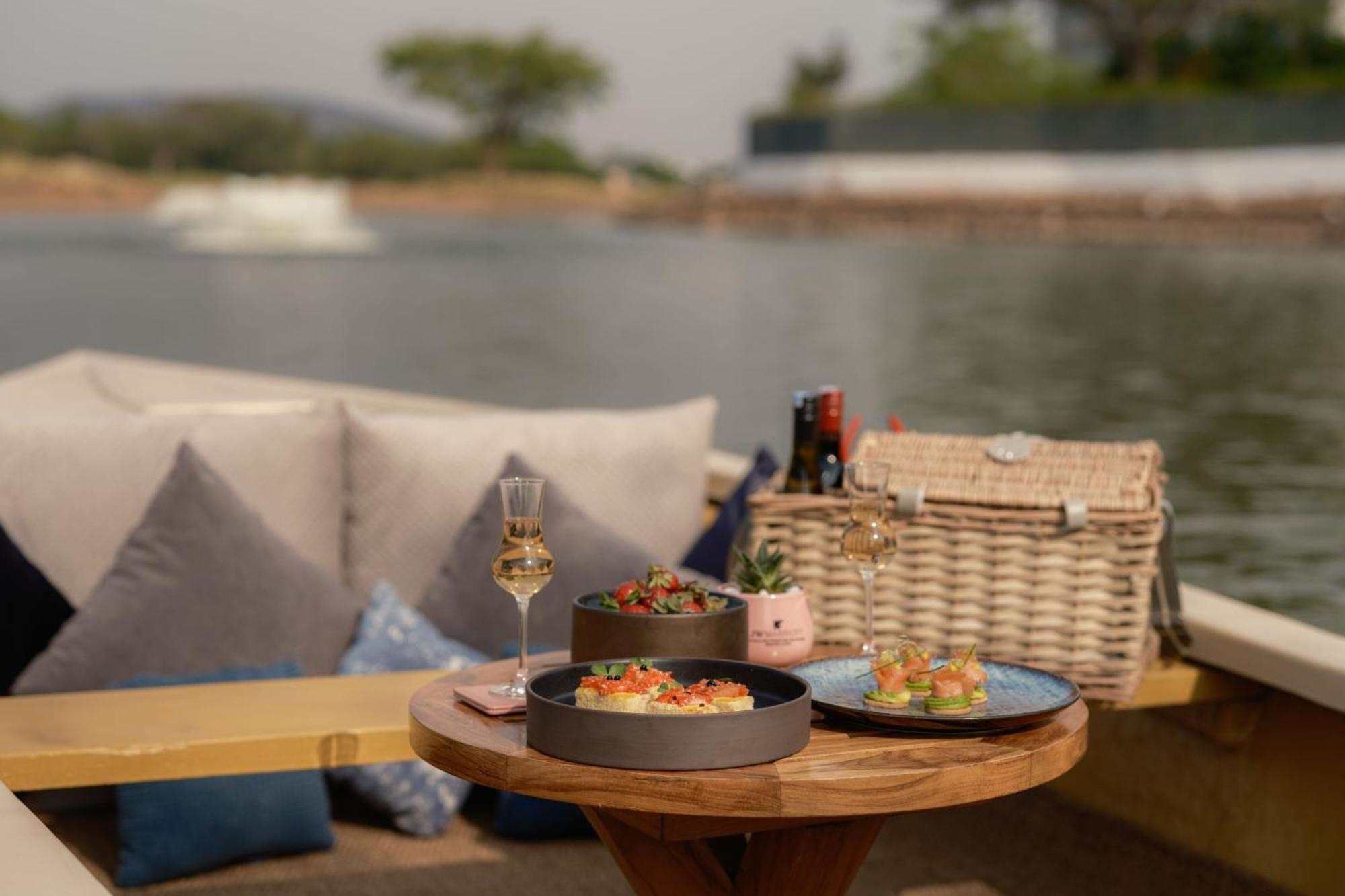 Jw Marriott Hotel Bengaluru Prestige Golfshire Resort & Spa Avati Zewnętrze zdjęcie